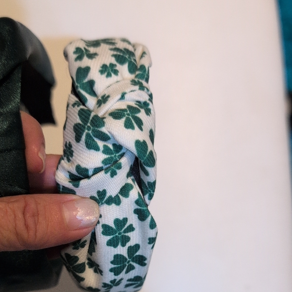 Elegant Green and White 3 Piece Headband Set - Picture 2 of 7